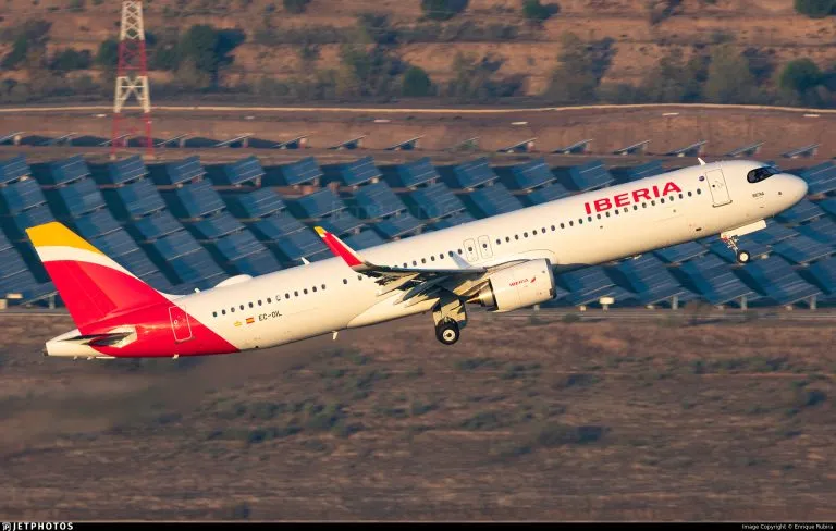Flying Smart and Comfortable: A Complete Guide to Iberia and Its Global Travel Experience